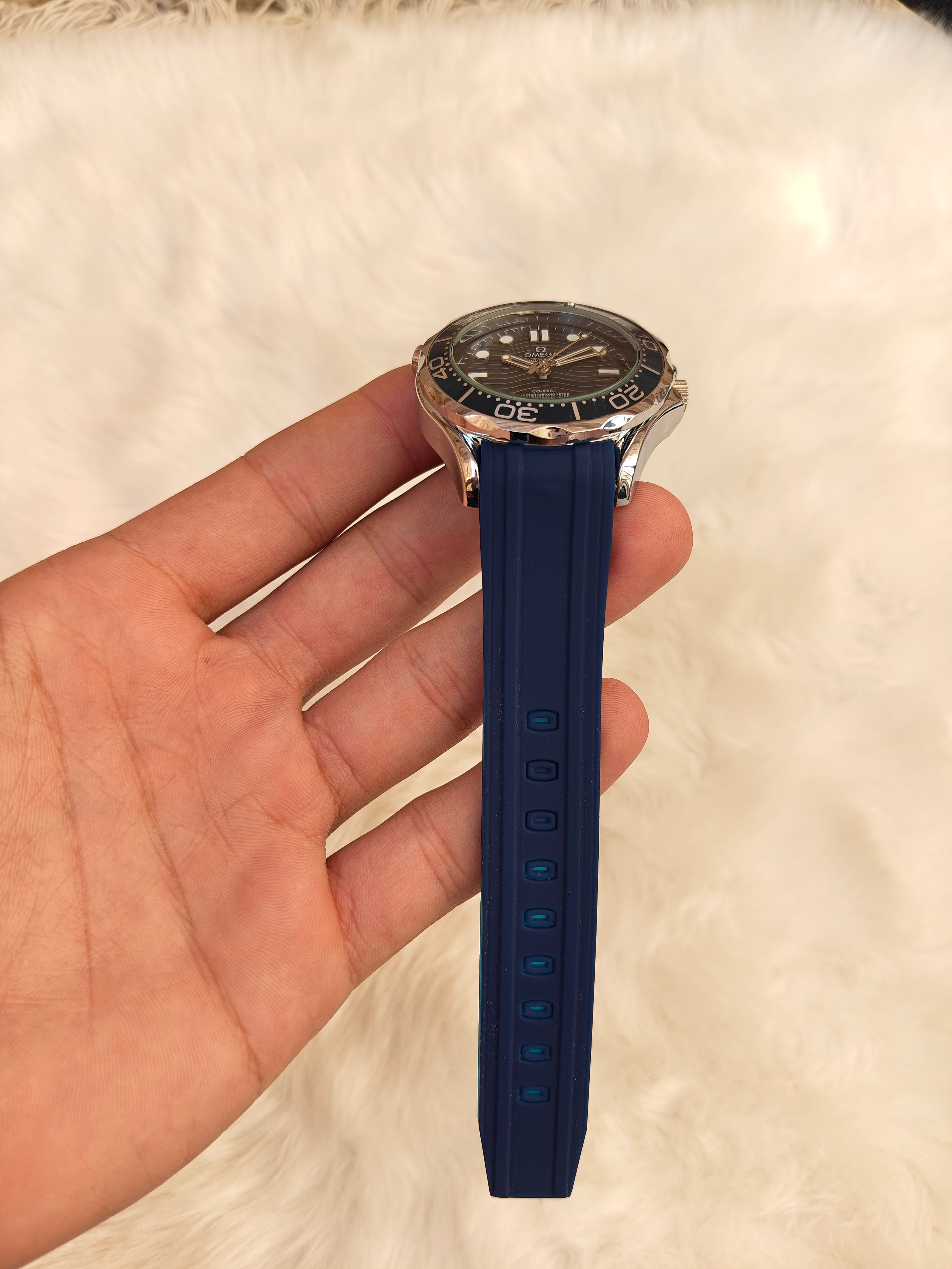 OMG Seamaster Diver – Classic Blue Rubber Edition