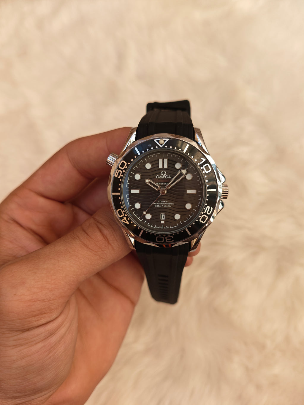 OMG Seamaster Diver – Black Rubber Edition