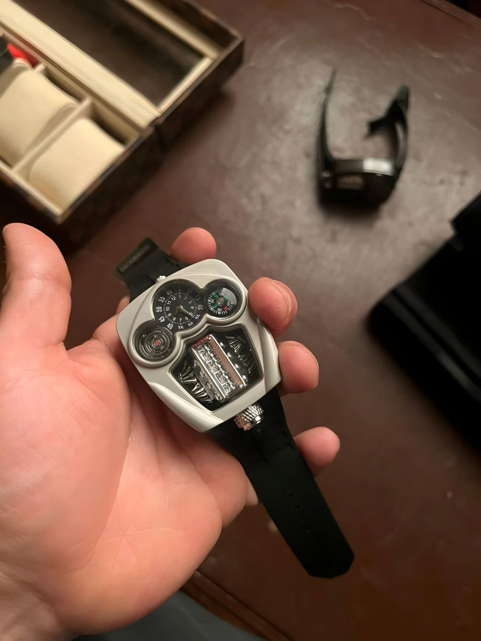 Jcb & Co.Hyper-Engine Concept – Stealth Black & Silver Detail Edition