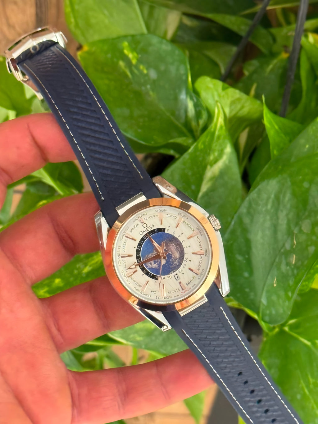 OMG Seamaster Worldtimer – Two-Tone Edition
