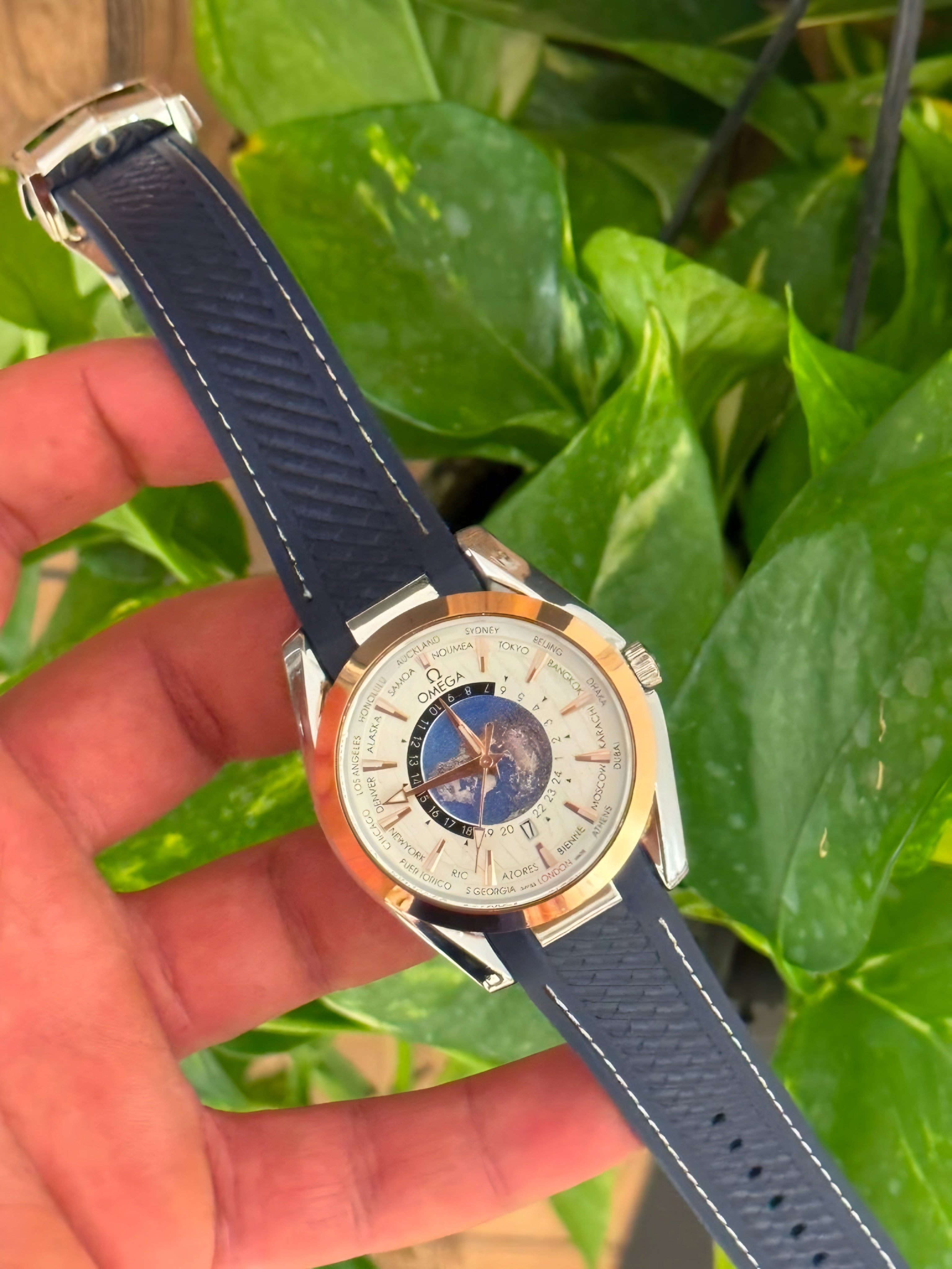 OMG Seamaster Worldtimer – Two-Tone Edition
