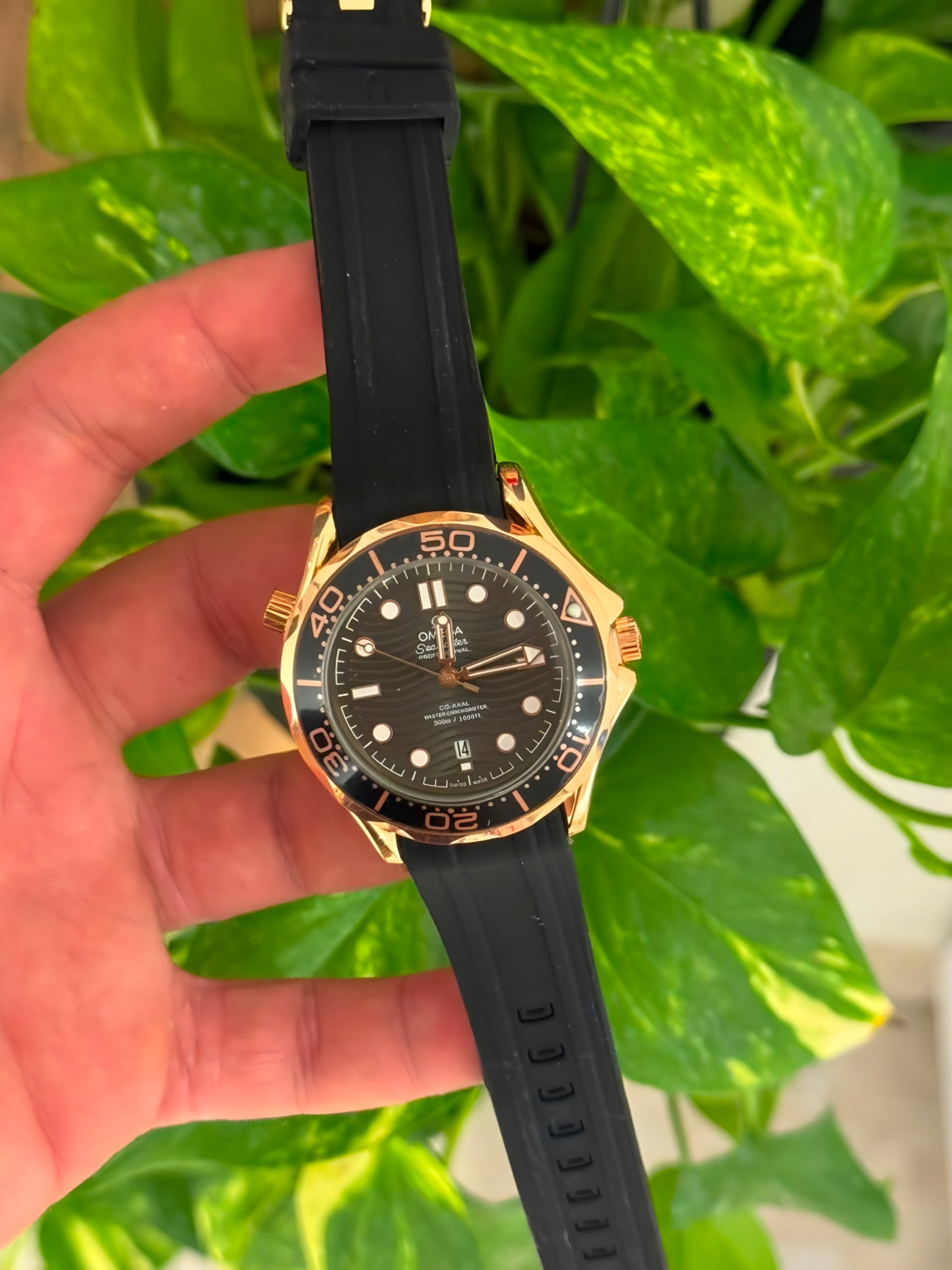 OMG Seamaster Professional Diver – Gold & Black Rubber Edition