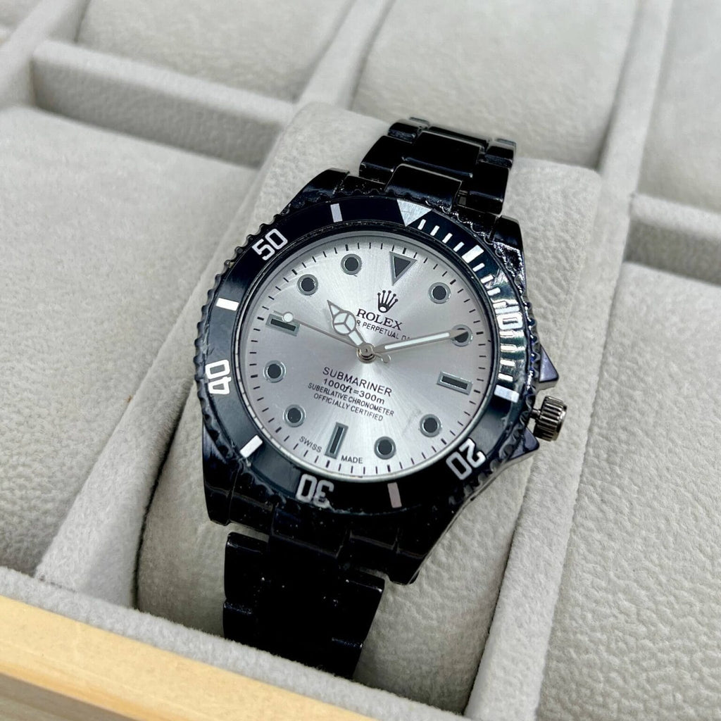 RO Submariner all Black White dial