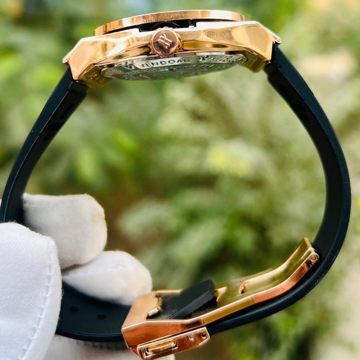 Hublot Geneve Women's Rose Gold & Black Rubber (Baguette Bezel)